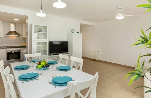 Tossa de Mar Apartment | Spacious Family Apartment with Kitchen for 6 Guests