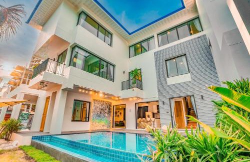 Khlong Tan Nuea Villa | Discover 944summer villa in Central Bangkok with Pool & View