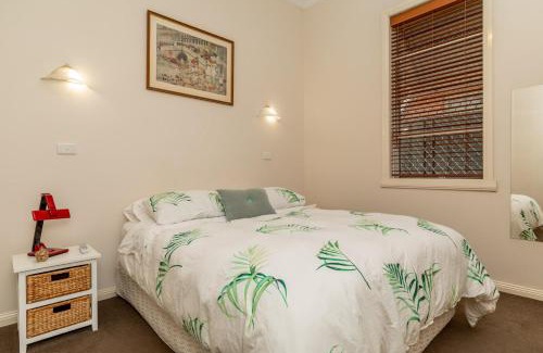 Wagga Wagga Apartment | Premier 94Best Apartments with Pool and High Guest Ratings