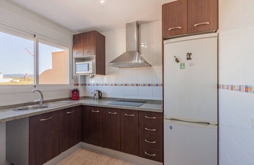 Tarifa Ski Chalet | Explore Casa Tarik: Pet-Friendly Retreat with Spa & Breakfast