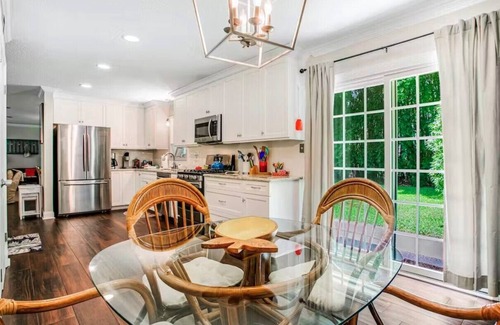 Fernandina Beach House | Pet-Friendly Piney Island House: Ideal for Families & Groups