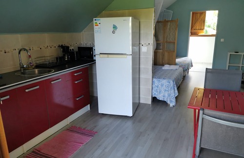 Saint-Charles Apartment | Gîte Sud-Ô-Naturel "Palmier" with Ocean View & Pool Access