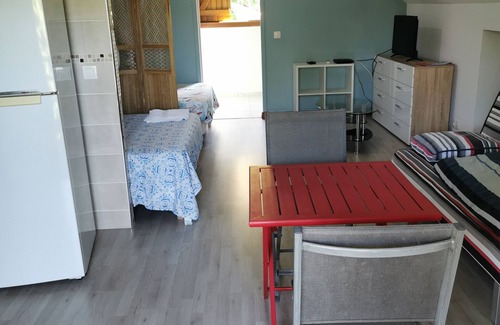 Saint-Charles Apartment | Gîte Sud-Ô-Naturel "Palmier" with Ocean View & Pool Access