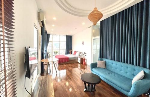 Nhat Tan Apartment | Inviting Green Balcony with Natural Light – 4-Star Retreat