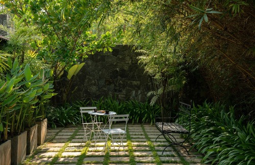 Kumbalam Villa | Idyllic 4-Bedroom Backwater Villa at Panangad