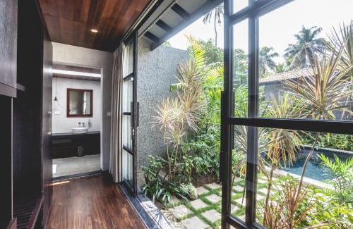 Kumbalam Bed & Breakfast | Experience 976 Panangad: Oceanfront Bliss with Pool