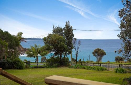 Dalmeny House | Quaint 98 Ocean Parade Log Cabin for the Whole Family