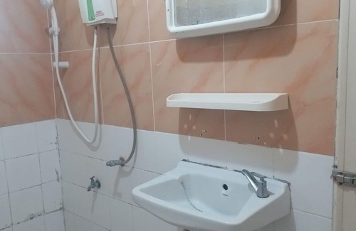 Pak Chong Hotel | Budget-Friendly 99 Inn Hotel with Family and Accessibility Perks