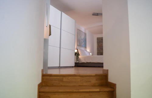 Citta Nuova-Barriera Nuova-San Vito-Citta Vecchia Apartment | Child-Friendly Retreat at 9b The Apartments with Hot Tub