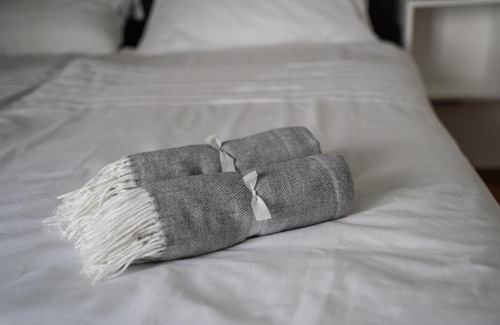 Citta Nuova-Barriera Nuova-San Vito-Citta Vecchia Apartment | Child-Friendly Retreat at 9b The Apartments with Hot Tub
