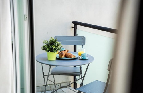 Citta Nuova-Barriera Nuova-San Vito-Citta Vecchia Apartment | Child-Friendly Retreat at 9b The Apartments with Hot Tub