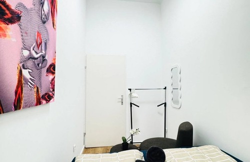 Brigittenau Apartment | 9BR Apartment for 18P, 12-Min Walk to Augarten