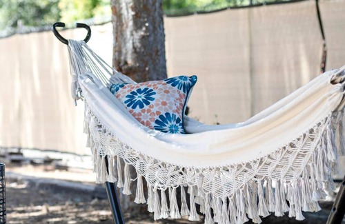 South Redlands House | Boho Retreat: 9min to Univ of Redlands & Downtown Access