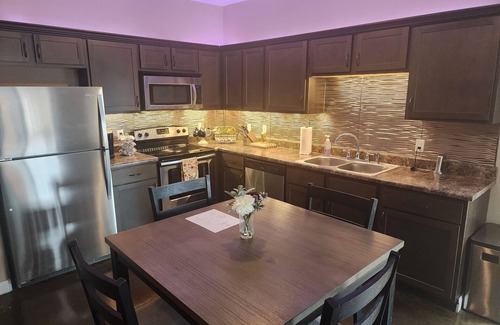 Columbia Apartment | Top-Rated 9th St. Beals Loft with Spa & Family-Friendly Amenities