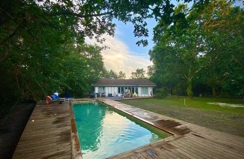 Levignacq Villa | Renovated Maison Landaise: Close to Beaches & Family Friendly