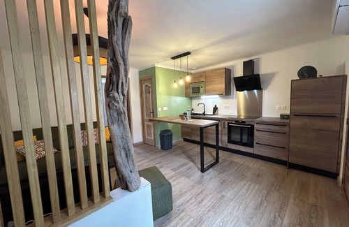 Monacia-d'Aullene Apartment | Cozy Apartment Near Beaches with Hot Tub & Breakfast Included