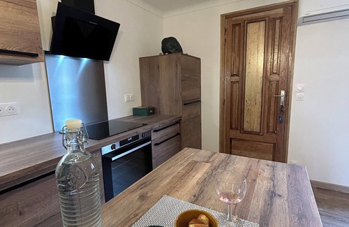 Monacia-d'Aullene Apartment | Cozy Apartment Near Beaches with Hot Tub & Breakfast Included