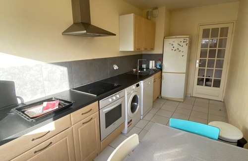 Cergy Apartment | Family-Friendly Apartment Near JO Kayak Center in 10 Min