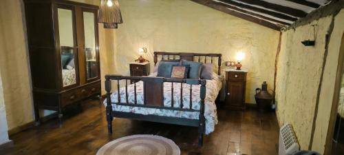 Canada del Provencio Ski Chalet | Cozy Retreat Near Riopar with Pool and Ocean Views