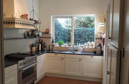Vogelwijk House | Beautiful Semi-Detached Cottage Walkable to the Beach
