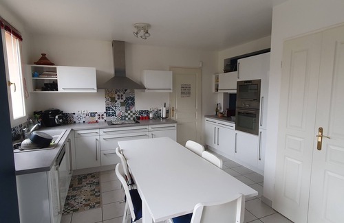 Le Mesnil-Saint-Denis House | Relaxing Villa with Garden & Heated Pool near Versailles
