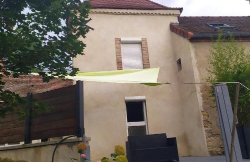 Republique Apartment | Cozy Studio Near Vichy in Former Farm with Breakfast
