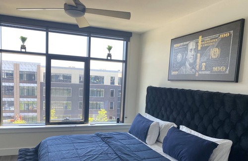 Union Apartment | A 2 BDR Resort like Apt Near EWR Airport