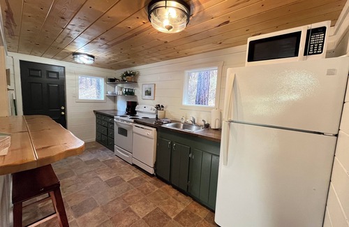 Keystone Cabin | Beautiful 2 Bedroom Cabin with Pool and Family Amenities