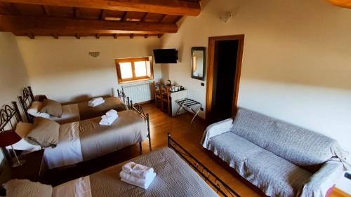Grotte di Castro House | Escape to A 2 Passi dal Lago: Oceanfront Bliss Awaits