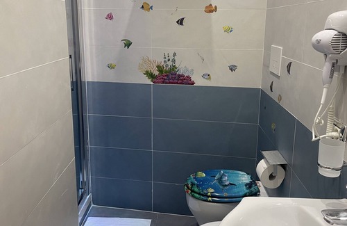 San Ferdinando Apartment | Convenient Stay Just 200m from Plebiscito with Spa Access