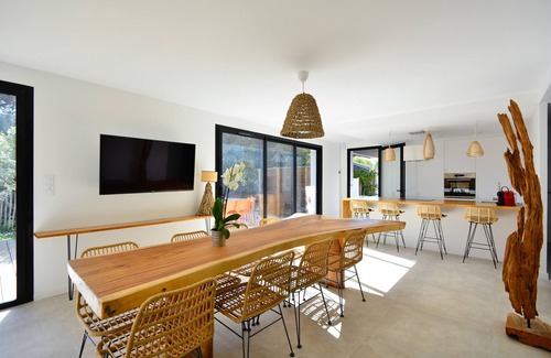 Saint-Pierre-Quiberon House | Steps from the Beach: Villa YANG with Ocean Views
