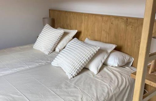 La Massana Apartment | Prime Location Near Telecabina de Pal - Rated 9.9/10