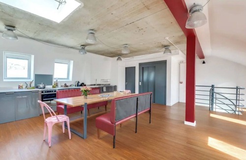 Quartier Saint-Georges Apartment | A 4-bedroom a tranquil oasis in the heart of the city!