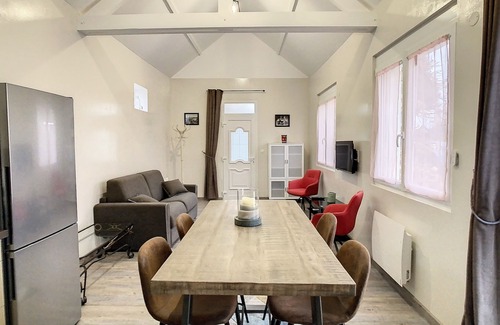 Lacroix-Saint-Ouen House | Charming Retreat 4 km from Compiègne with Kitchen & Breakfast