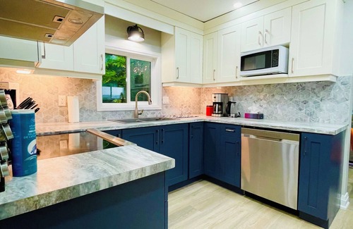 Severn Cottage | Experience a Year-Round Getaway at a Private Lakehouse
