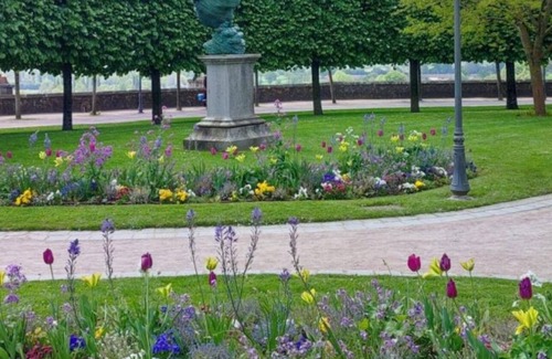 Montaubert - Rille - Saint-Sulpice Apartment | Steps from Château de Fougères! Ideal Apartment Retreat