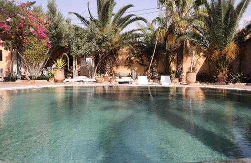 Ghazoua Villa | Convenient Retreat: 7 Bedrooms, Pool & Breakfast Included