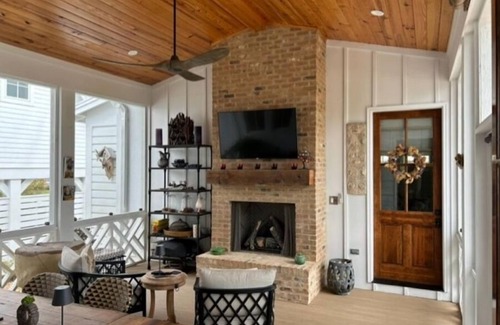 Taylor Cottage | Discover a 5-Star Cottage with Ocean Views in Plein Air
