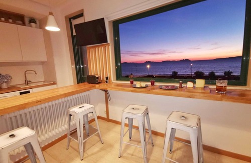 Vigo Apartment | Prime Location by the Beach with Breathtaking Cíes Views