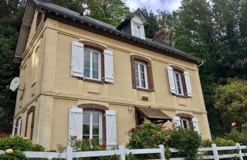 Veulettes-sur-Mer Villa | Seaside 4-Star Hotel with Ocean View, Rated 8.8/10