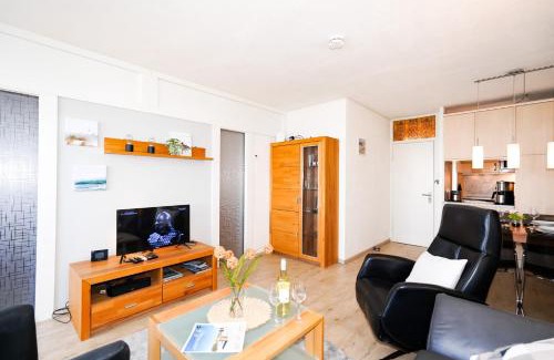 Sierksdorf Apartment | Oceanview Escape at Traumblick Fewo A93 for Families