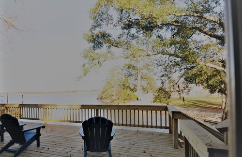 Natchitoches House | Guest Rated 10/10 at A&A Lakehouse - Pet-Friendly Retreat