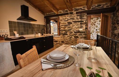 Eiriz Apartment | Top-Rated A Barreira -Lar da cima- with Family-Friendly Amenities