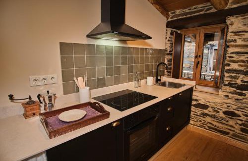 Eiriz Apartment | Top-Rated A Barreira -Lar da cima- with Family-Friendly Amenities