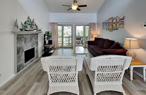 Sailhouse Apartment | Relax at A Bay From It All: 4-Star Pet-Friendly Retreat