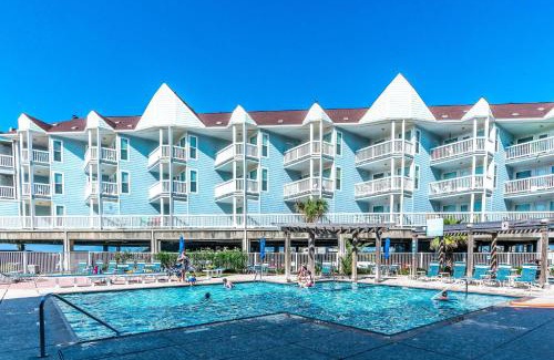 Galveston Apartment | Beachside Retreat with Ocean View and Pool Access