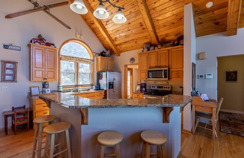 Boone Cabin | A Bear's Eye View: Scenic Retreat with Game Room & Hot Tub