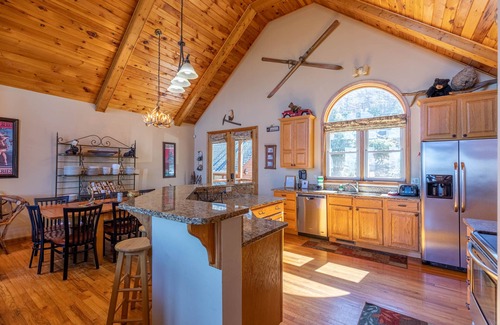 Boone Cabin | A Bear's Eye View: Scenic Retreat with Game Room & Hot Tub