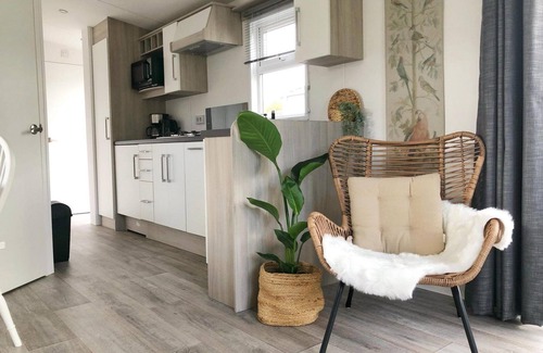 Sint Maarten House | New Chalet with Terrace, Garden & Free WiFi - 9/10 Rated