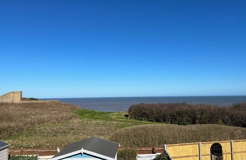 Mundesley House | Experience Breathtaking Sea Views in an Award-Winning Home
